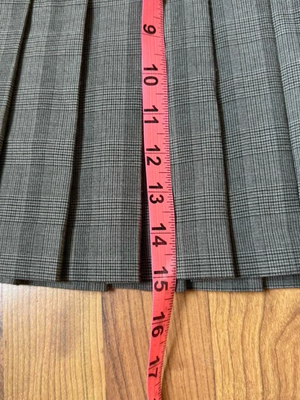 VTG Y2K Grey‎ Plaid Pleated Skirt Made in Italy by Class